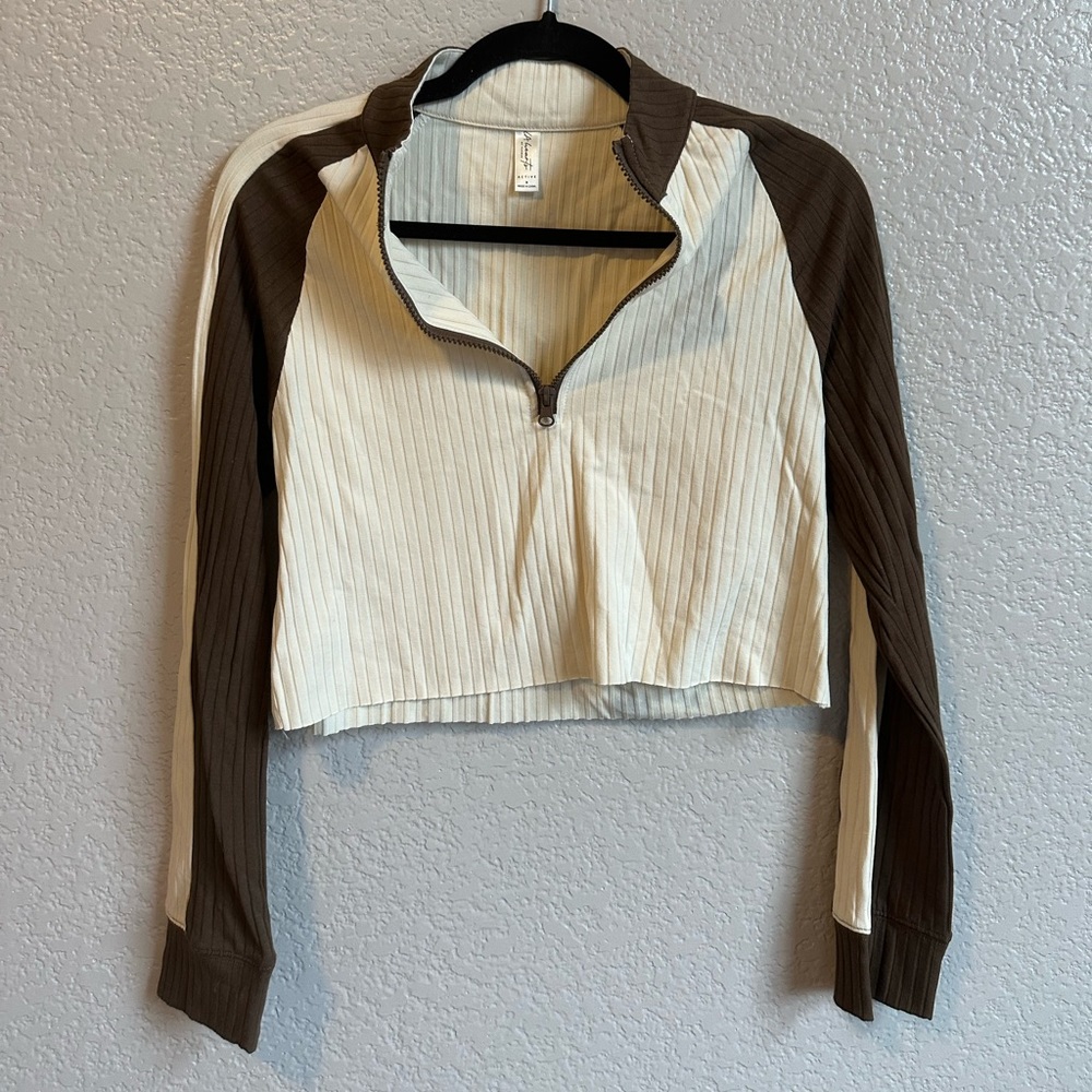 LA hearts activewear top